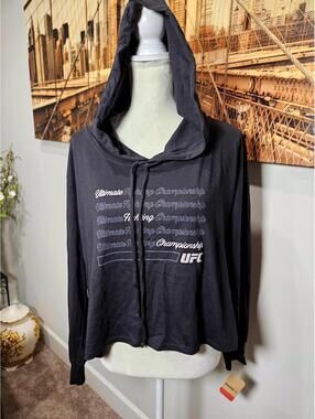 Reebok UFC Women's Hoodie Black Long Sleeve Pullover Size XL